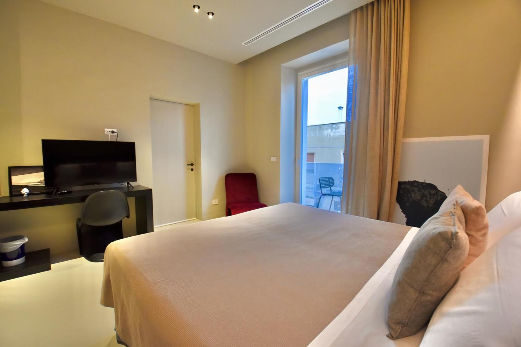 Mpiut - Housea Hotel โปลีญาโนอามาเร ภายนอก รูปภาพ