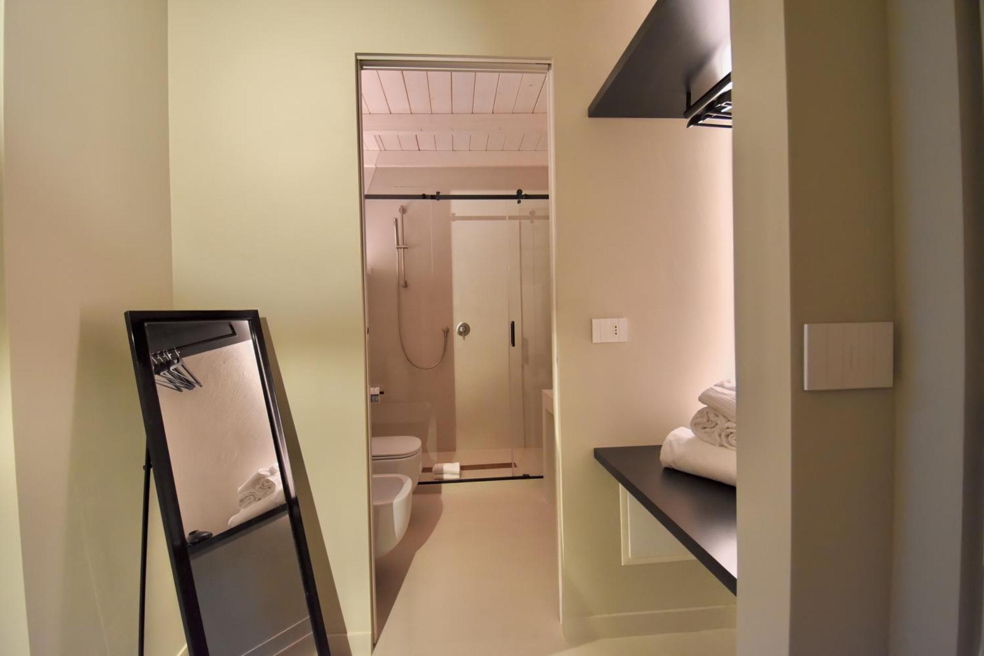 Mpiut - Housea Hotel โปลีญาโนอามาเร ภายนอก รูปภาพ