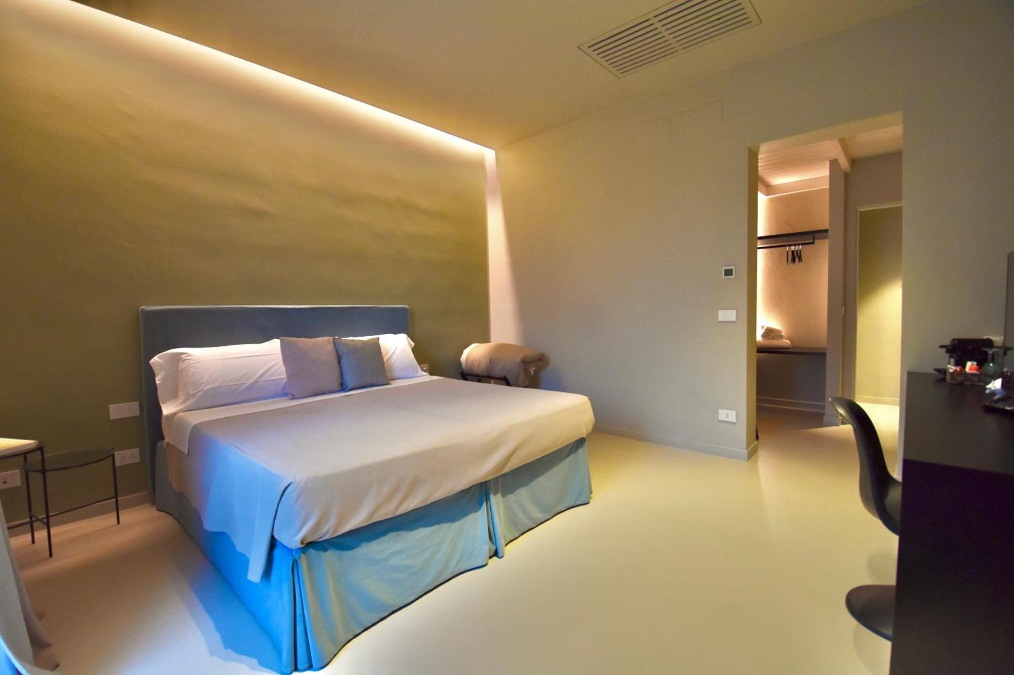 Mpiut - Housea Hotel โปลีญาโนอามาเร ภายนอก รูปภาพ